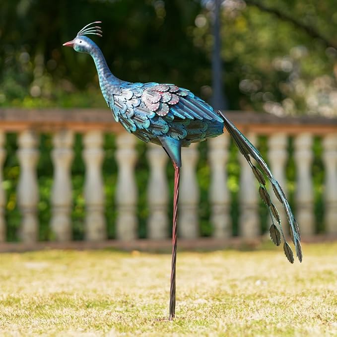 VEWOGARDEN 2 Pack Peacock Outdoor Garden Sculptures & Statues Metal Peacock Yard Art for Lawn Patio Pool Outside Decorations