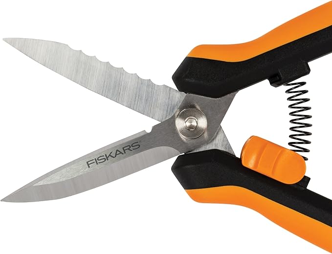 Fiskars Pruning Shears for Gardening, Multipurpose 8" Garden Shears with Sheath and SoftGrip Handle, Great for cutting Nursery Pots, Bags, and Wire
