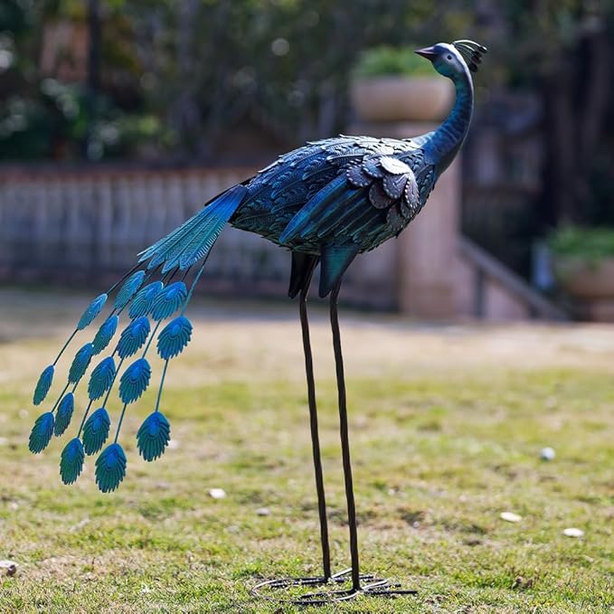 VEWOGARDEN 2 Pack Peacock Outdoor Garden Sculptures & Statues Metal Peacock Yard Art for Lawn Patio Pool Outside Decorations
