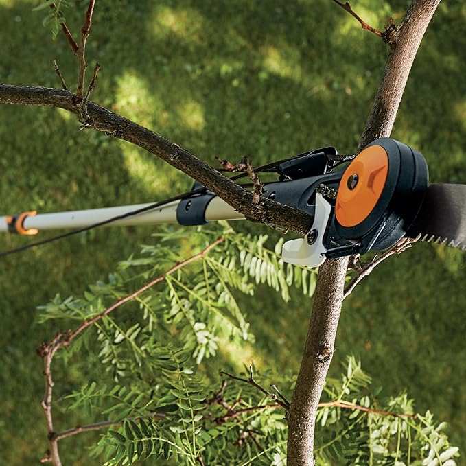 Fiskars 7-16 ft. Extendable 2-in-1 Pruner and Pole Saw For Tree Trimming, Tree Trimmer with Chain-Drive for Cutting Branches up to 1.25" Diameter with More Power, Garden Tools