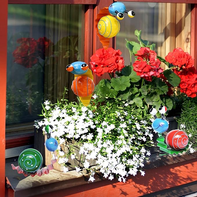 Metal Yard Art Cute Snails Garden Decor for Outside Lawn Ornaments Patio Outdoor Decorations - Set of 4(Yellow,Orange,Green,Red)
