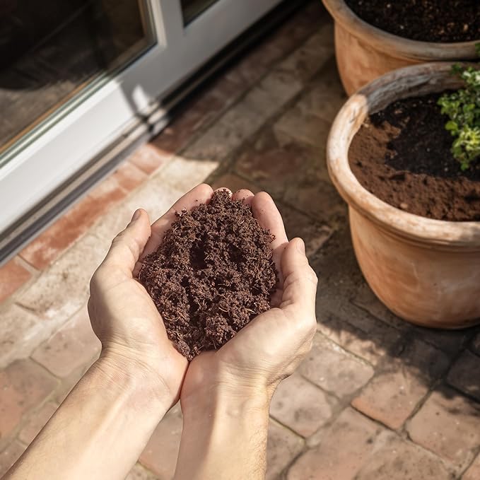 Coconut Coir Potting Soil for Indoor Plants - Expands to 2.5 Quart (5.5 lb) | Perfect for General Houseplants, Herbs, and Bonsai Trees - Expands with Water