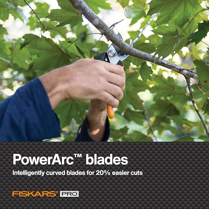 Fiskars Pro Pruner Shears, Garden Clippers, Gardening Scissors with Sharp Non-Stick Steel Rust Resistant Blade