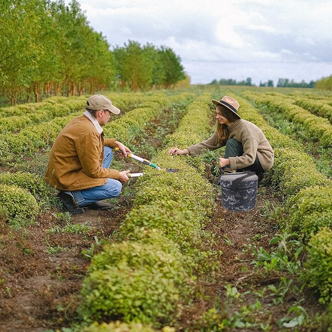 GANAZONO Foot Stool Outdoor Gardening Hip Attached Work Seat Farming Cushion Hip Chair with Waist Buckle for Elderly Gardener Outside Planting Farming Fishing Camping Random Color