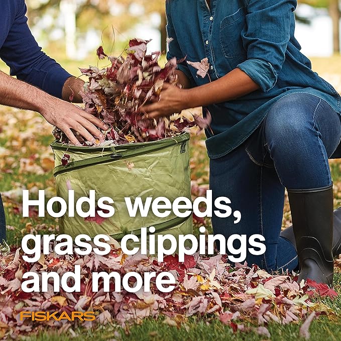 Fiskars Kangaroo Collapsible Garden Bag for Yard Waste, 30 Gallon Reusable Container for Lawn Care and Gardening