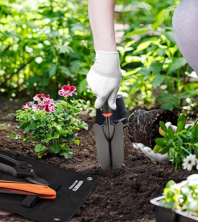 Garden Tool Set URASISTO 4 pcs Gardening Tool kit -Trowel, Folding Saw, Garden Pruner, Gardening Gloves,Roll Up Carry Bag Included, Ideal Garden Tool Kit Gifts for Women and Men