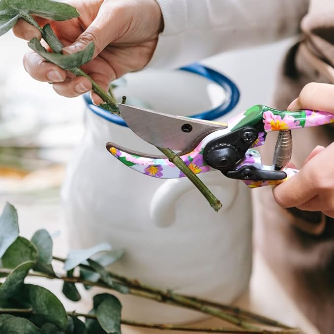 Gardening Gifts for Women,3 PCS Floral Print Gardening Tools Pink Include Hand Rake,Pruner and Trowel, Pink Exquisite Packaging Garden Gifts for Mom and Ladies