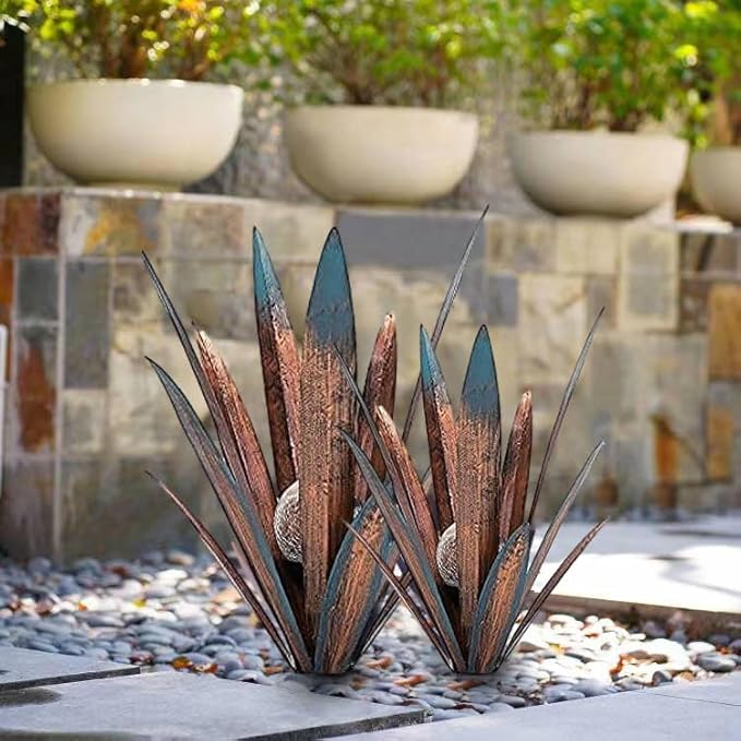 2 PCS Metal Agave Sculpture Decoration, Vintage Country Hand-Painted Sculpture DIY Metal Agave Plant, Home Garden Courtyard Lawn Outdoor Decoration (2PCS-LED)