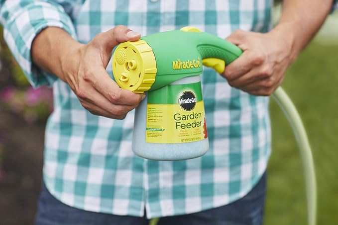 Miracle-Gro Garden Feeder 1 lb. 2-pack