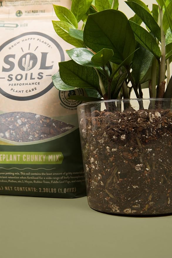 Sol Soils Chunky Houseplant Mix - Fast Draining Soil for Indoor Plants with Coco Coir Chips, Perlite, & Pumice, 1 Gallon