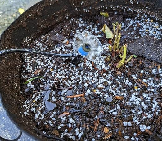 Adjustable Drip Irrigation Emitters Vortex: Fan Shape Water Flow Bubbler Stake Irrigation Dripper with Lock Barbed for 1/4 inch Tubing for Garden Watering System (50PK)