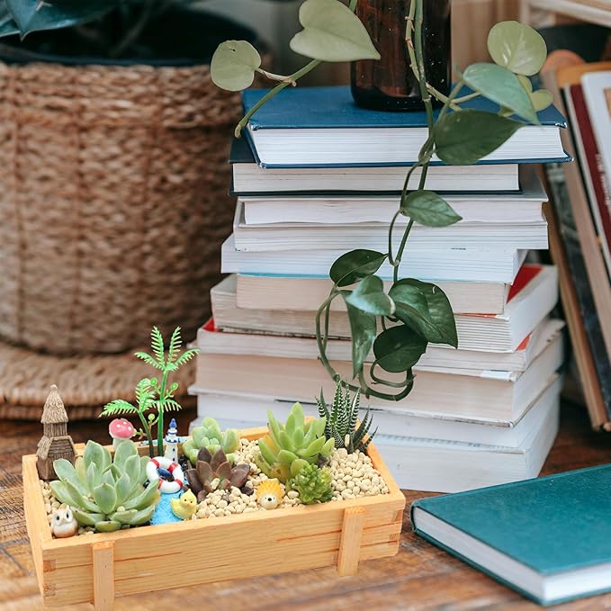 Mini Resin Animals Figurines Set, 100 PCS Tiny Resin Figures for Crafts Landscape Miniature Garden Decor