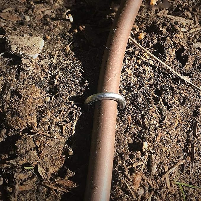 AAGUT 6 Inch Garden Pins 50 Pack Drip Irrigation Tubing Stakes Landscape Staples Heavy Duty 11 Gauge Securing Pegs Galvanized Lawn U Pegs for Soaker Hose, Chicken Wire, Weed Barrier Fabric, Dog Fence