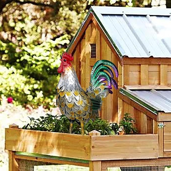 XONOR Metal Rooster Statues, Garden Chicken Decorations, Outdoor Chicken Sculpture, Metal Yard Rooster Artwork for Outdoor, Patio, Backyard and Home Kitchen Decoration (1pc, Vintage Golden)