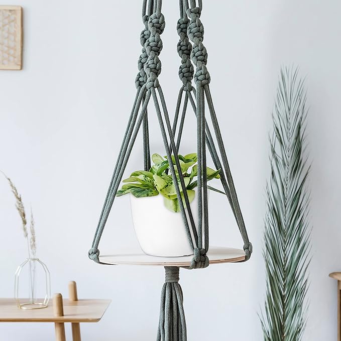 Utopia Home - Plant Pots Indoor with Drainage - 7/6.6/6/5.3/4.8 Inches Flower Pots for Indoor Planter - 5 Pack Plastic Planters - Ideal for Stocking Stuffers or Home Christmas Decorations - White