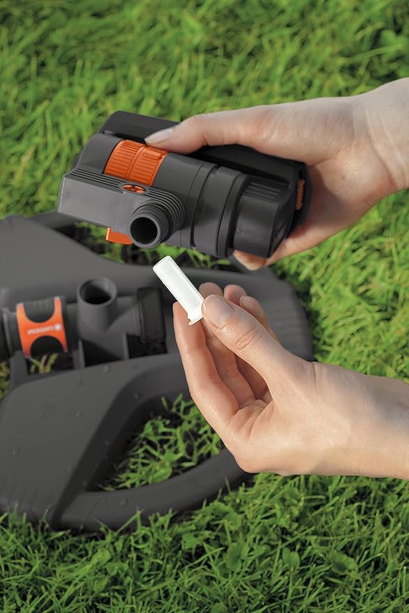 GARDENA (84-BZMX) Up to 2300 Sq Ft, ZoomMaxx Adjustable Oscillating Sprinkler on Weighted Base for Watering of Lawn, Yard and Garden. Includes Gardena Quick Connector System to Connect to Hose.