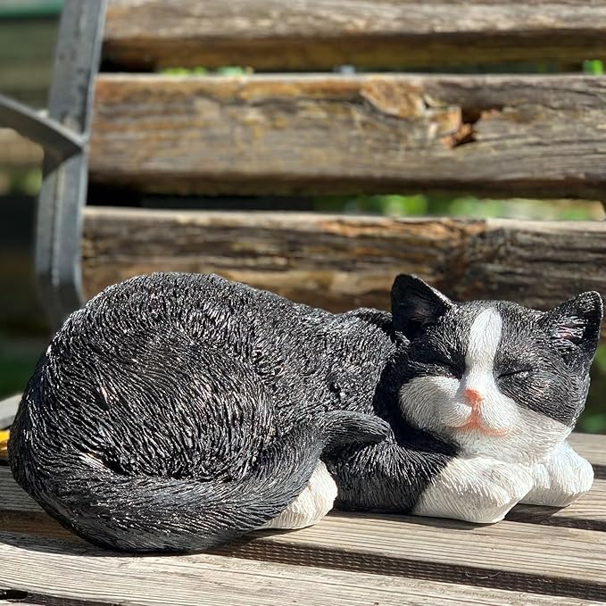 Sleeping Cat Statue Garden Decor, Outdoor Cat Sculpture & Figurine Lawn Ornament, Black & White Tabby Statue for Patio, Lawn, Yard Decorative, Cute Kitten Memorial Grave Accessory