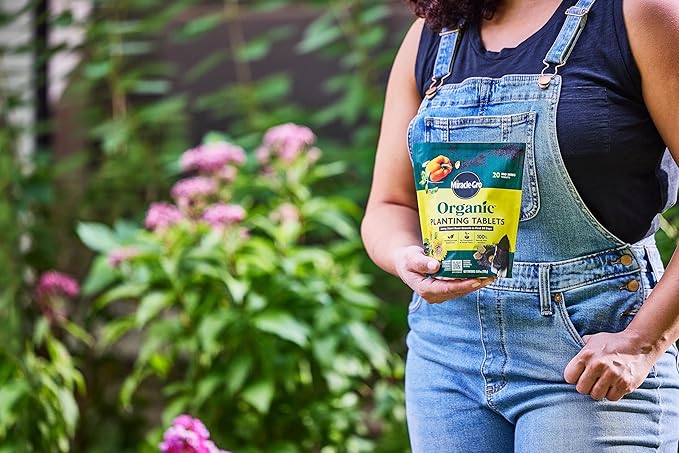 Miracle-Gro Organic Planting Tablets, for Transplants and Starter Plants, Formulated with Calcium, Jump Starts Root Growth, OMRI Listed, 20 Tablets