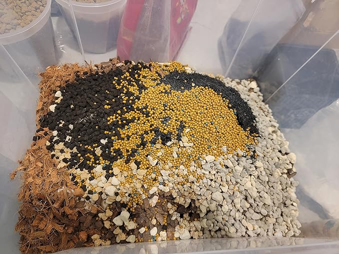 Horticultural Pumice for Plants Professional Sifted (50 QT, 1/4 inch)