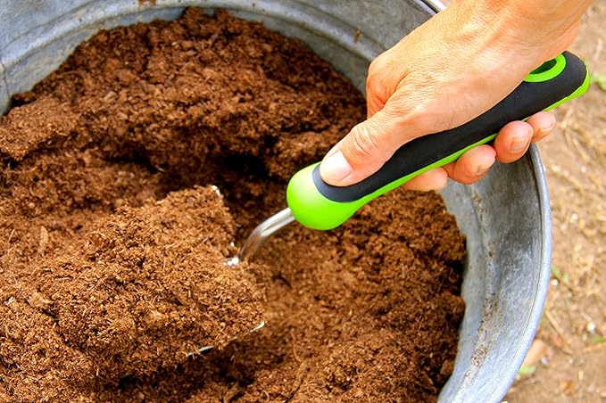 Garden Guru Heavy Duty Garden Trowel Hand Shovel for Gardening - Strong Stainless Steel - Rust Resistant - Ergonomic Grip - Perfect Trowel Garden Tool for Soil Digging Planting Transplanting Weeding