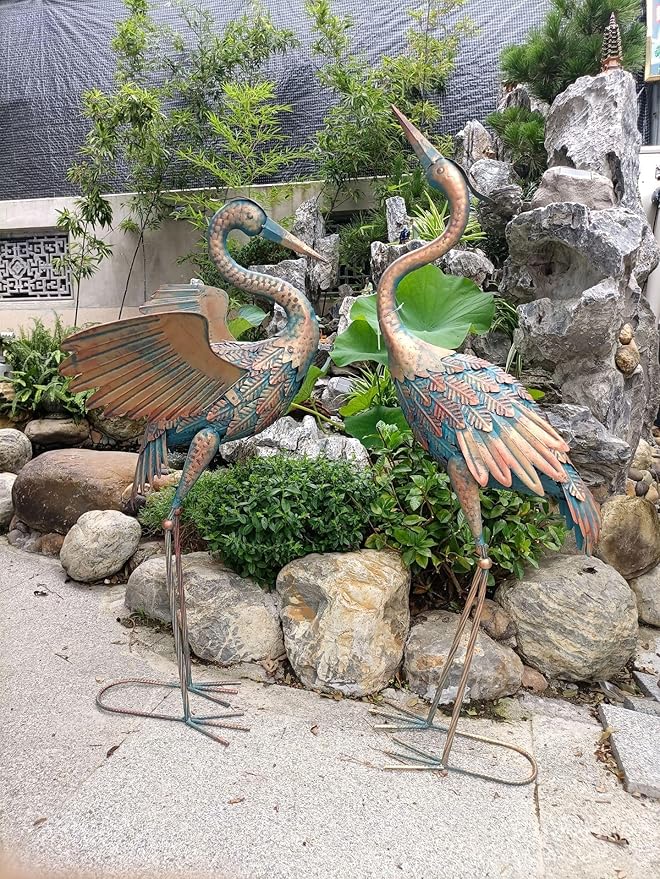 Garden Cranes Statue Retro Animal Sculpture Standing Metal Crane Garden Decoration Metal Yard Art for Yard Outdoor Decoration Set of 2