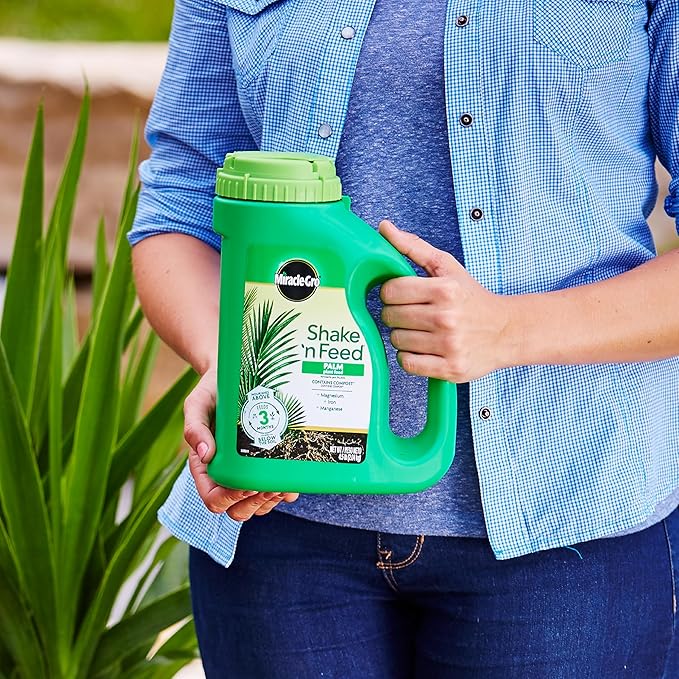 Miracle-Gro Shake 'N Feed Palm Plant Food, For Container and In-Ground Plants, Palm Trees, Cycads and Tropical Plants, 4.5 lbs.