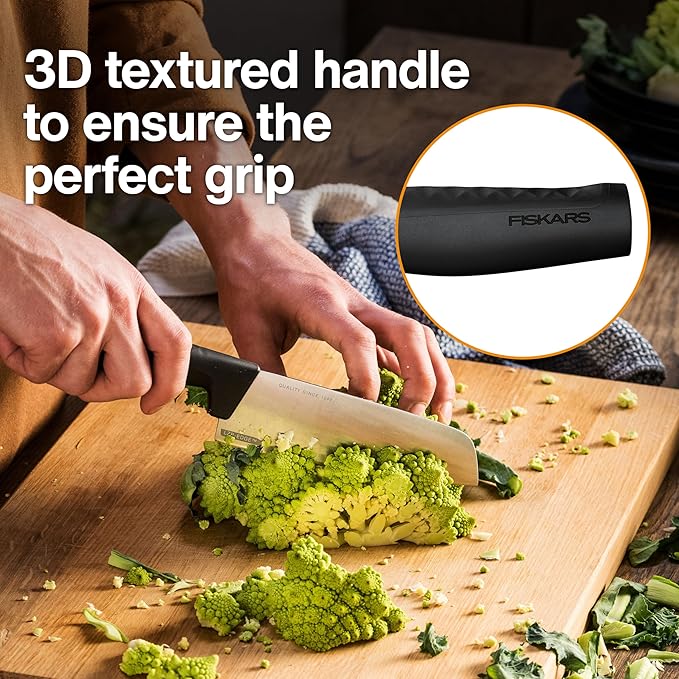 Fiskars 6.3" Santoku Knife, Kitchen Knife for Chopping, Dicing, and Mincing with Japanese Stainless Steel Hard Edge Blade, DIshwasher Safe