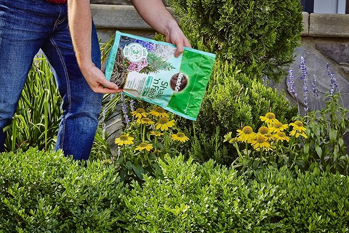 Miracle-Gro Shake 'N Feed Flowering Trees and Shrubs Plant Food, For In-Ground and Container Plants, Acid-Loving Flowering Plants, 8 lbs.