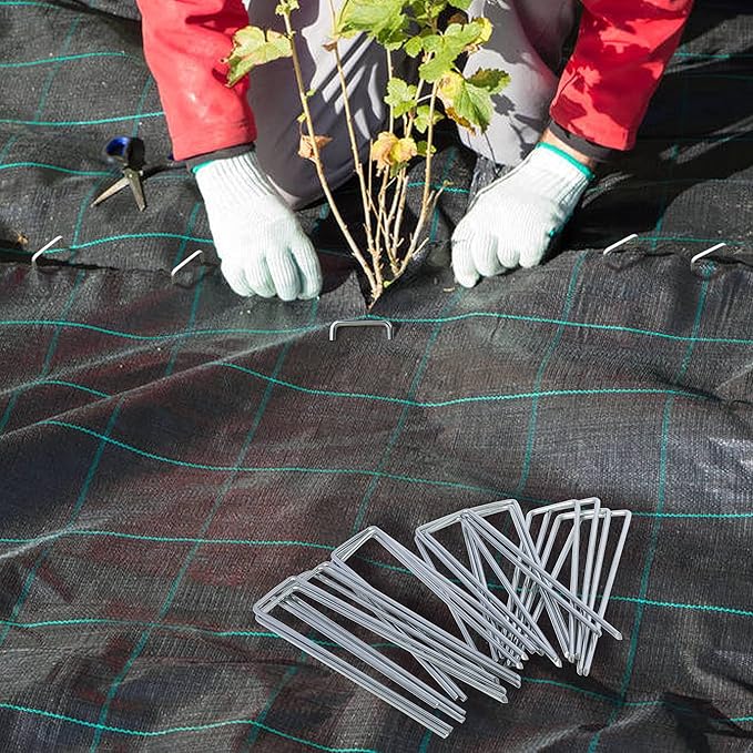 200 Pcs Garden Staples 6 Inch U-Shaped Landscape Staples,11 Gauge Heavy Galvanized Garden Staples are Suitable for Outdoor Fabric Irrigation Hoses, Artificial Turf Nails, Fixed Fences and Tents.